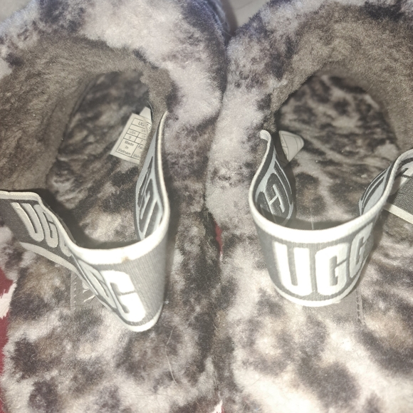 Ugg slippers. Authentic - Picture 2 of 4